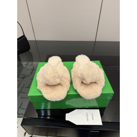 BV Slippers Shoes Best Quality
Women 35-42
