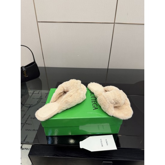 BV Slippers Shoes Best Quality
Women 35-42
