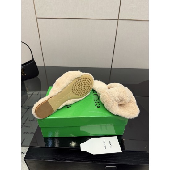 BV Slippers Shoes Best Quality
Women 35-42
