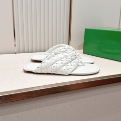 BV Slippers Shoes Best Quality
Women 35-42
