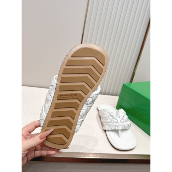 BV Slippers Shoes Best Quality
Women 35-42
