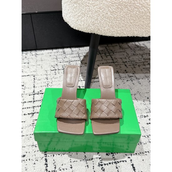 BV Slippers Shoes Best Quality
Women 35-42

