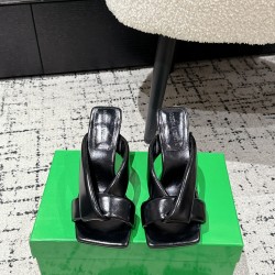 BV Slippers Shoes Best Quality
Women 35-42

