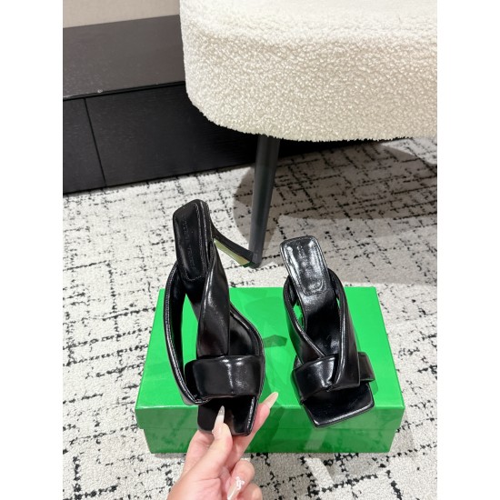 BV Slippers Shoes Best Quality
Women 35-42
