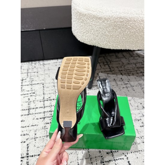 BV Slippers Shoes Best Quality
Women 35-42
