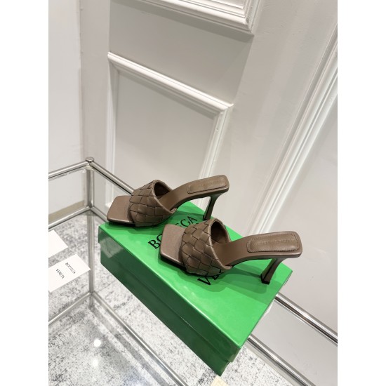 BV Slippers Shoes Best Quality
Women 35-42
