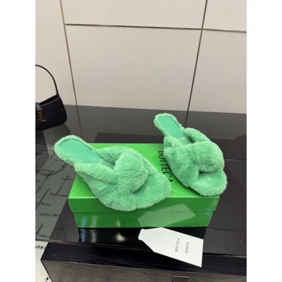 BV Slippers Shoes Best Quality
Women 35-42
