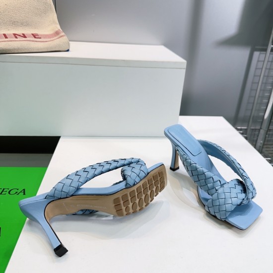 BV Slippers Shoes Best Quality
Women 35-42
