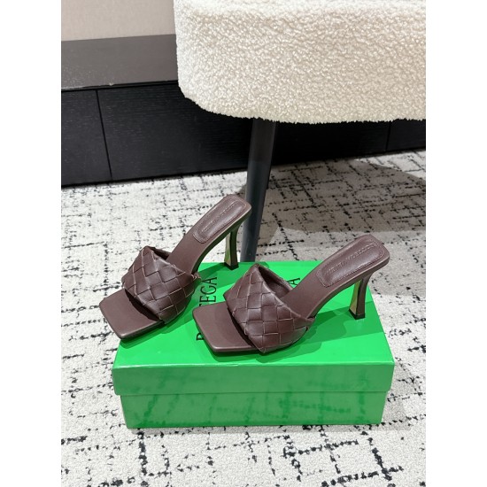 BV Slippers Shoes Best Quality
Women 35-42
