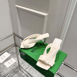 BV Slippers Shoes Best Quality
Women 35-42
