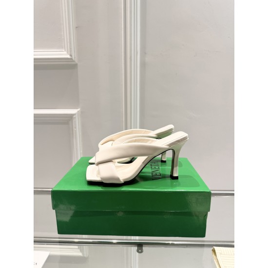 BV Slippers Shoes Best Quality
Women 35-42
