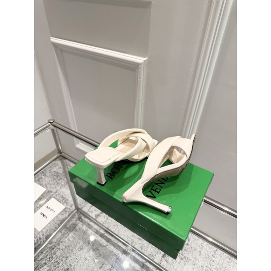 BV Slippers Shoes Best Quality
Women 35-42

