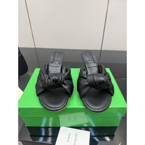 BV Slippers Shoes Best Quality
Women 35-42
