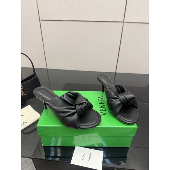 BV Slippers Shoes Best Quality
Women 35-42
