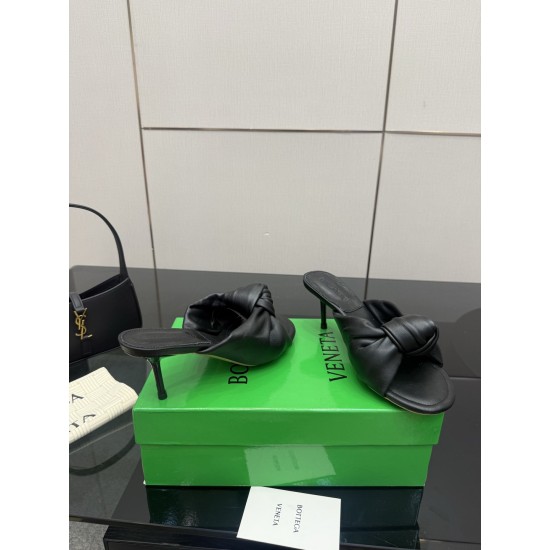 BV Slippers Shoes Best Quality
Women 35-42
