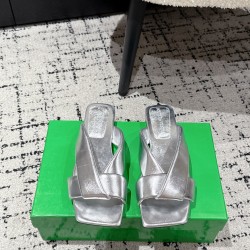 BV Slippers Shoes Best Quality
Women 35-42
