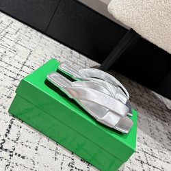 BV Slippers Shoes Best Quality
Women 35-42
