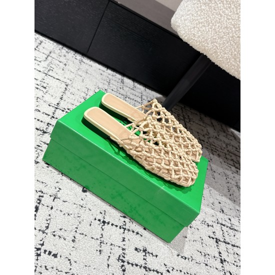 BV Slippers Shoes Best Quality
Women 35-42

