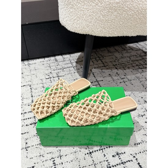 BV Slippers Shoes Best Quality
Women 35-42
