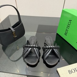 BV Slippers Shoes Best Quality
Women 35-42
