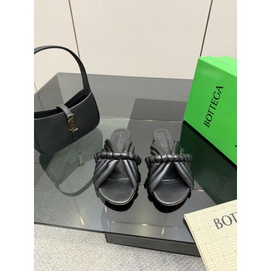 BV Slippers Shoes Best Quality
Women 35-42
