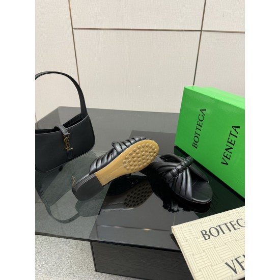 BV Slippers Shoes Best Quality
Women 35-42
