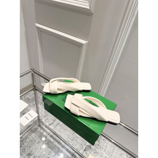 BV Slippers Shoes Best Quality
Women 35-42
