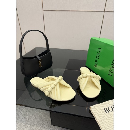 BV Slippers Shoes Best Quality
Women 35-42

