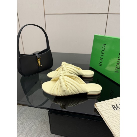 BV Slippers Shoes Best Quality
Women 35-42
