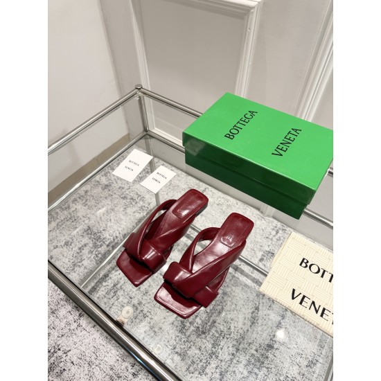 BV Slippers Shoes Best Quality
Women 35-42
