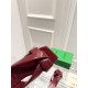 BV Slippers Shoes Best Quality
Women 35-42
