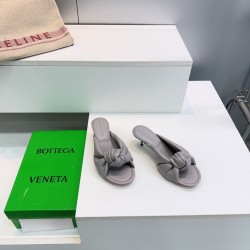 BV Slippers Shoes Best Quality
Women 35-42
