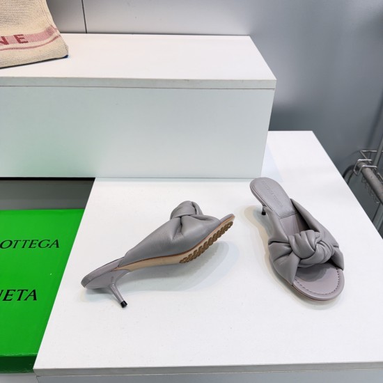 BV Slippers Shoes Best Quality
Women 35-42
