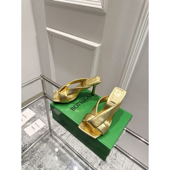 BV Slippers Shoes Best Quality
Women 35-42
