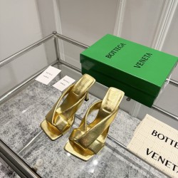 BV Slippers Shoes Best Quality
Women 35-42
