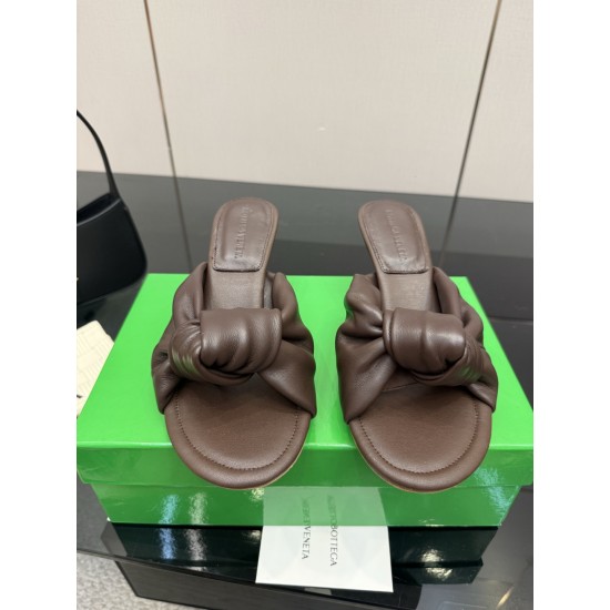 BV Slippers Shoes Best Quality
Women 35-42
