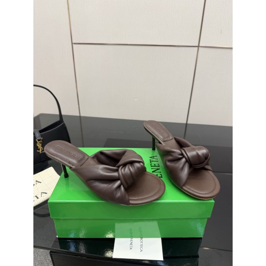 BV Slippers Shoes Best Quality
Women 35-42
