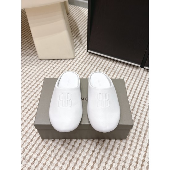 Balenciaga Slippers