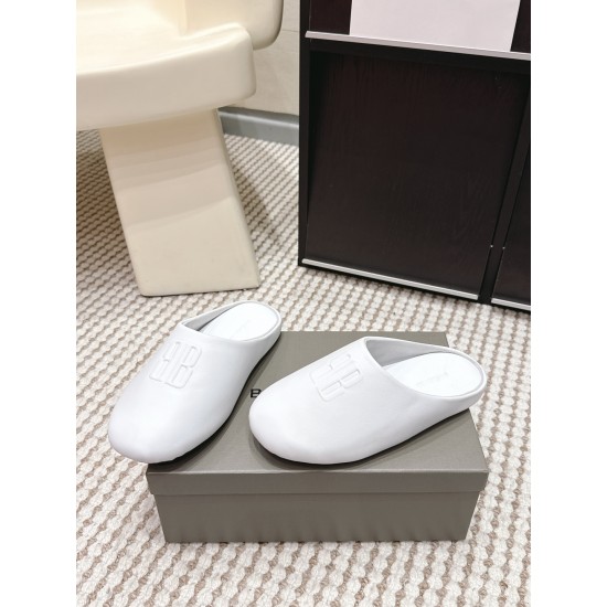 Balenciaga Slippers