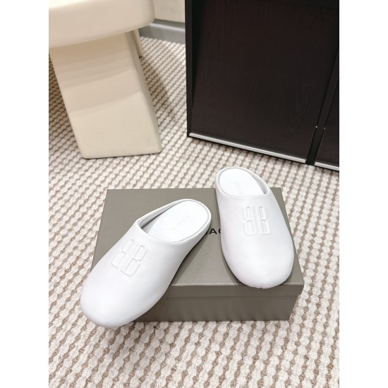 Balenciaga Slippers