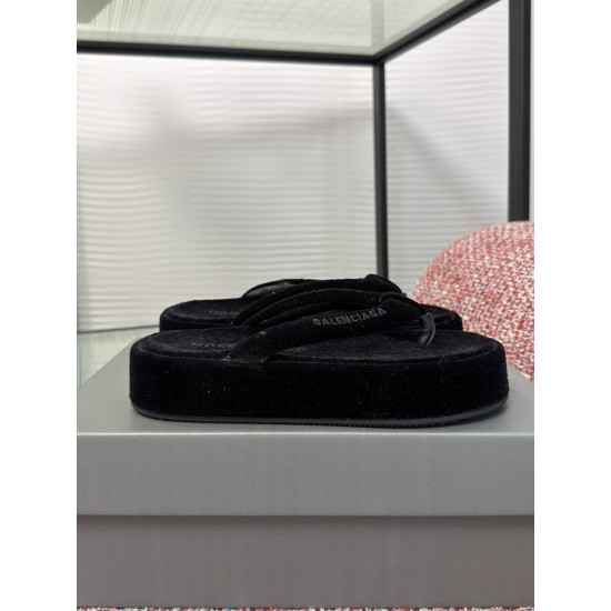 Balenciaga Slippers