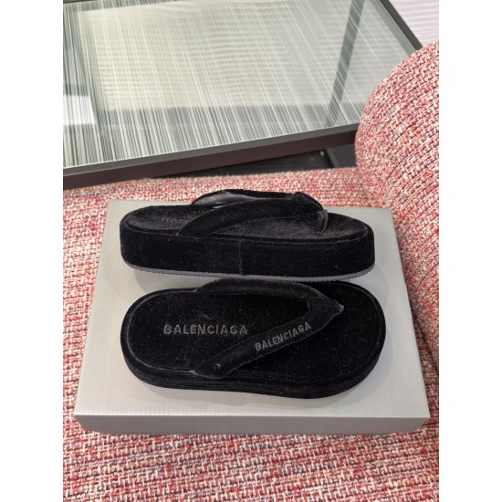 Balenciaga Slippers