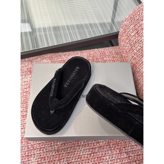 Balenciaga Slippers