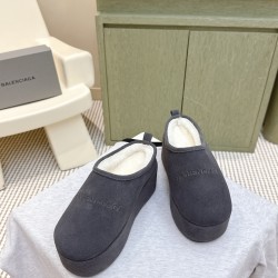 Balenciaga Slippers