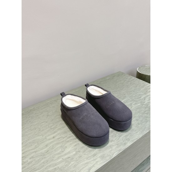 Balenciaga Slippers