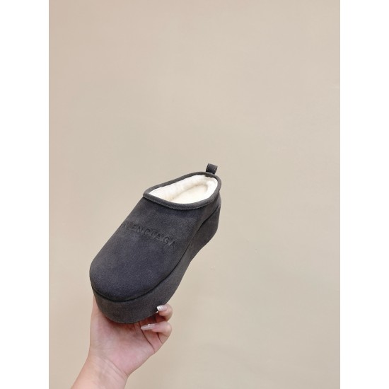Balenciaga Slippers