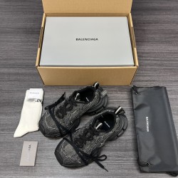 Balenciaga Shoes
Women and men 35-45
