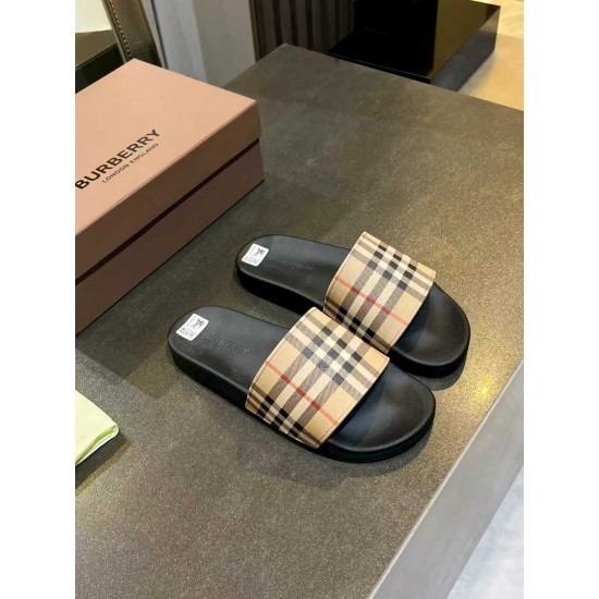 Burberry slippers