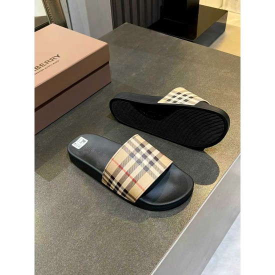 Burberry slippers