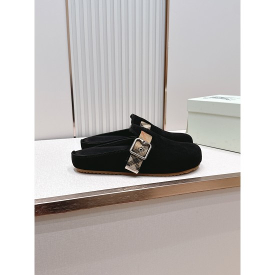 Burberry slippers